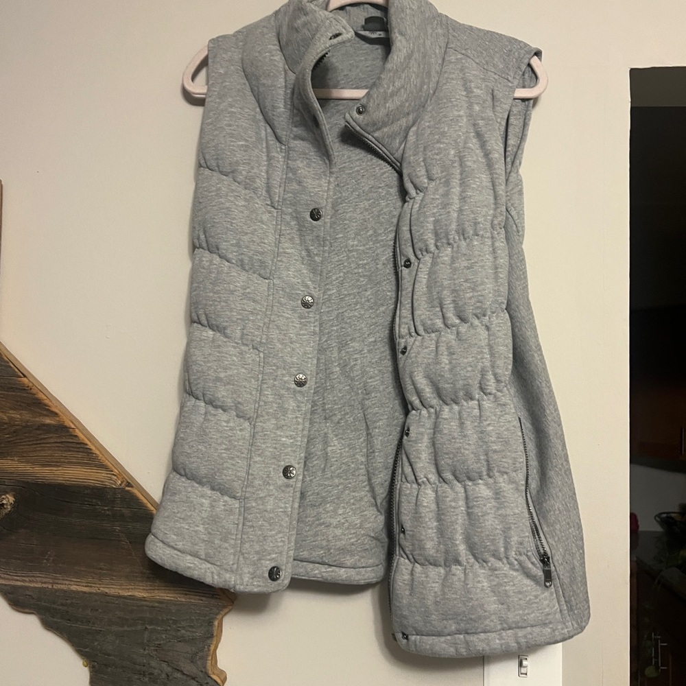Athleta Light Gray Ribbed Collar Pullover Top